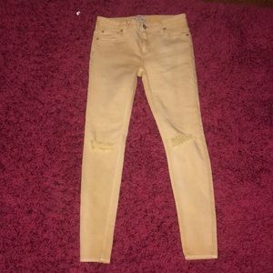 Pastel yellow jeans!